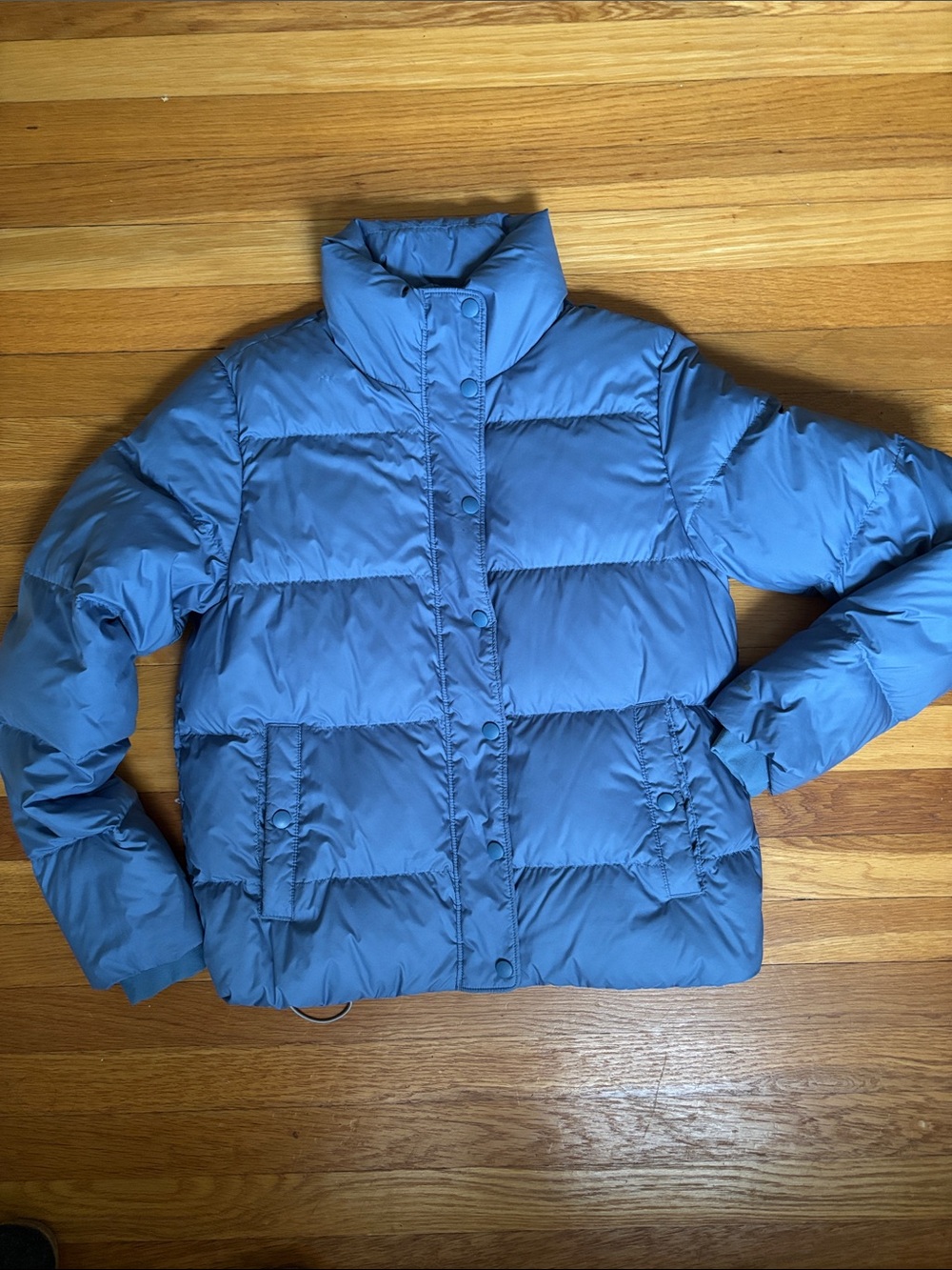 Patagonia Women's silent down Puffer Jacket - Lightweight Warmth
